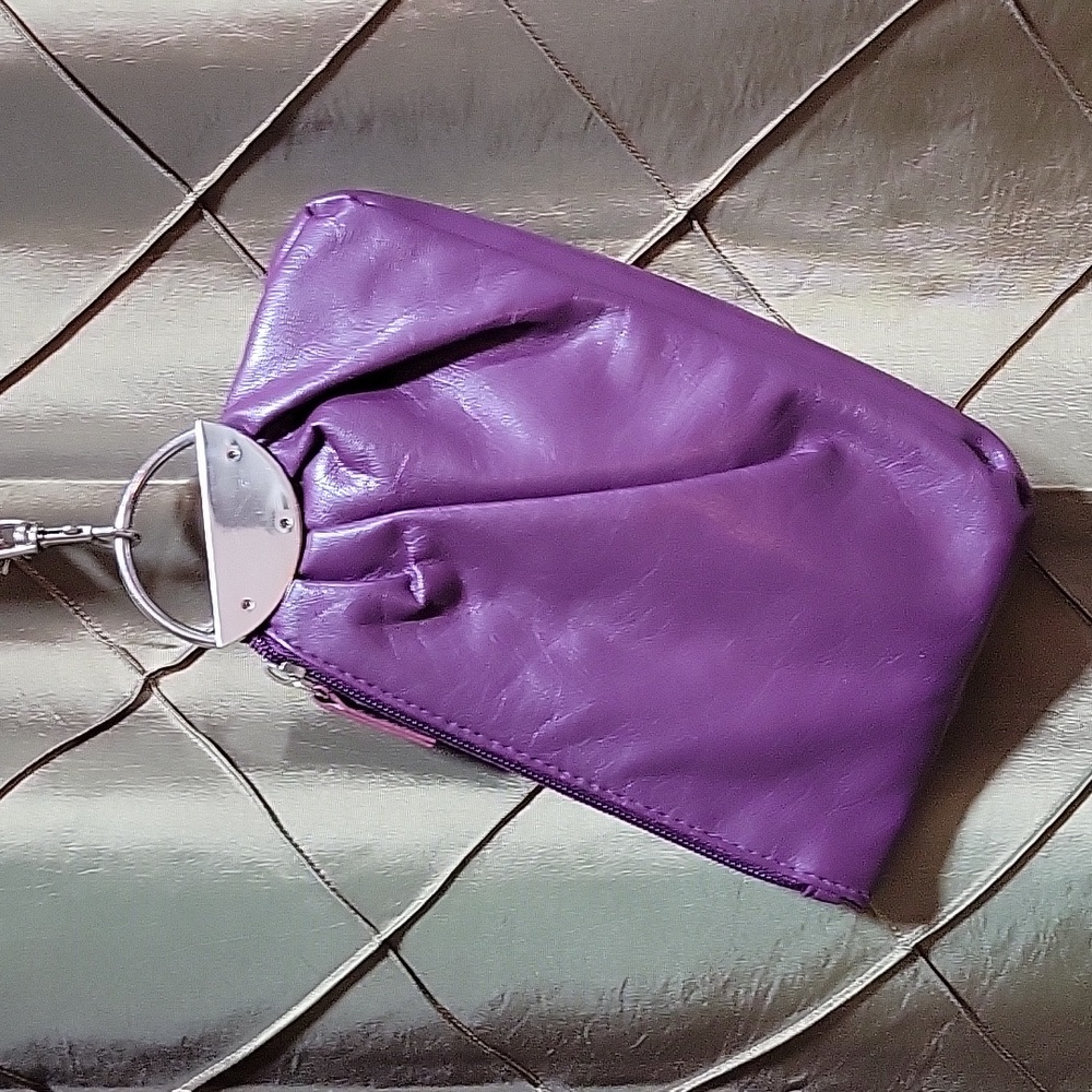 EUC- Vintage 1980’s Leather Wristlet
